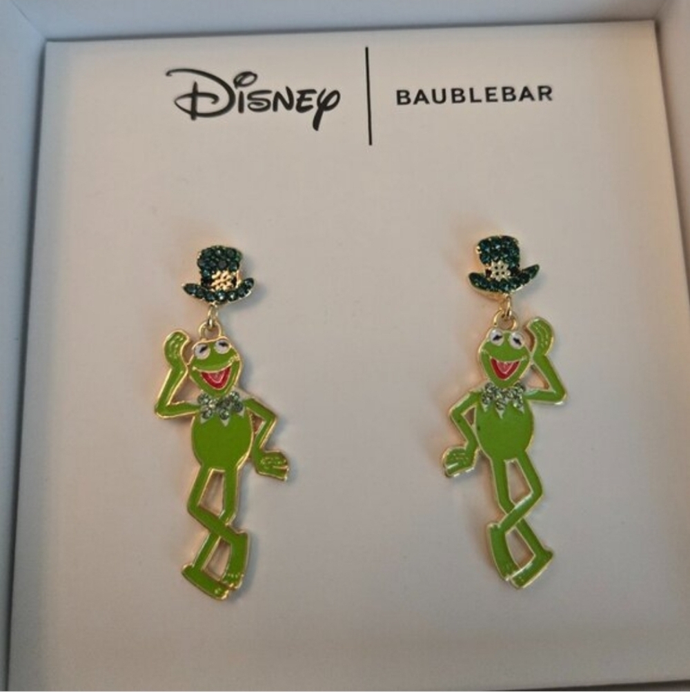 ✨️✨️🍀NWT DISNEY X BAUBLEBAR KERMIT THE FROG🍀ST.PATRICKS EARRINGS✨️🍀